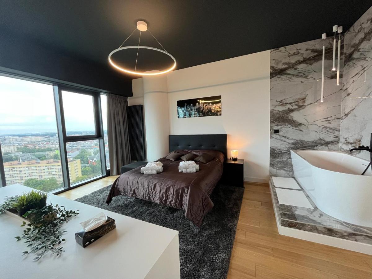 Hanza Tower - Luxurious Apartment 60M2 - 15Th Floor City View Estetino Exterior foto