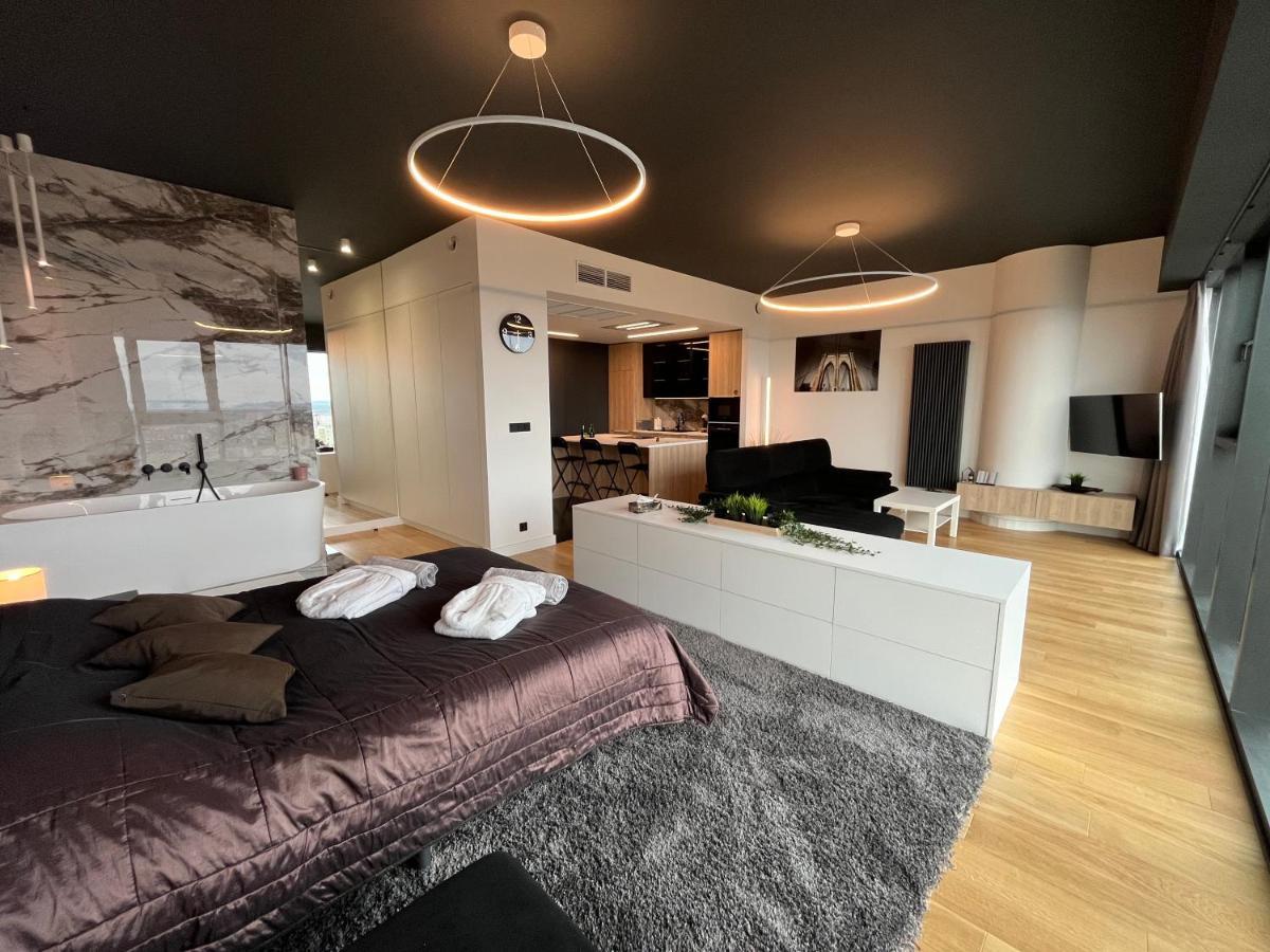 Hanza Tower - Luxurious Apartment 60M2 - 15Th Floor City View Estetino Exterior foto