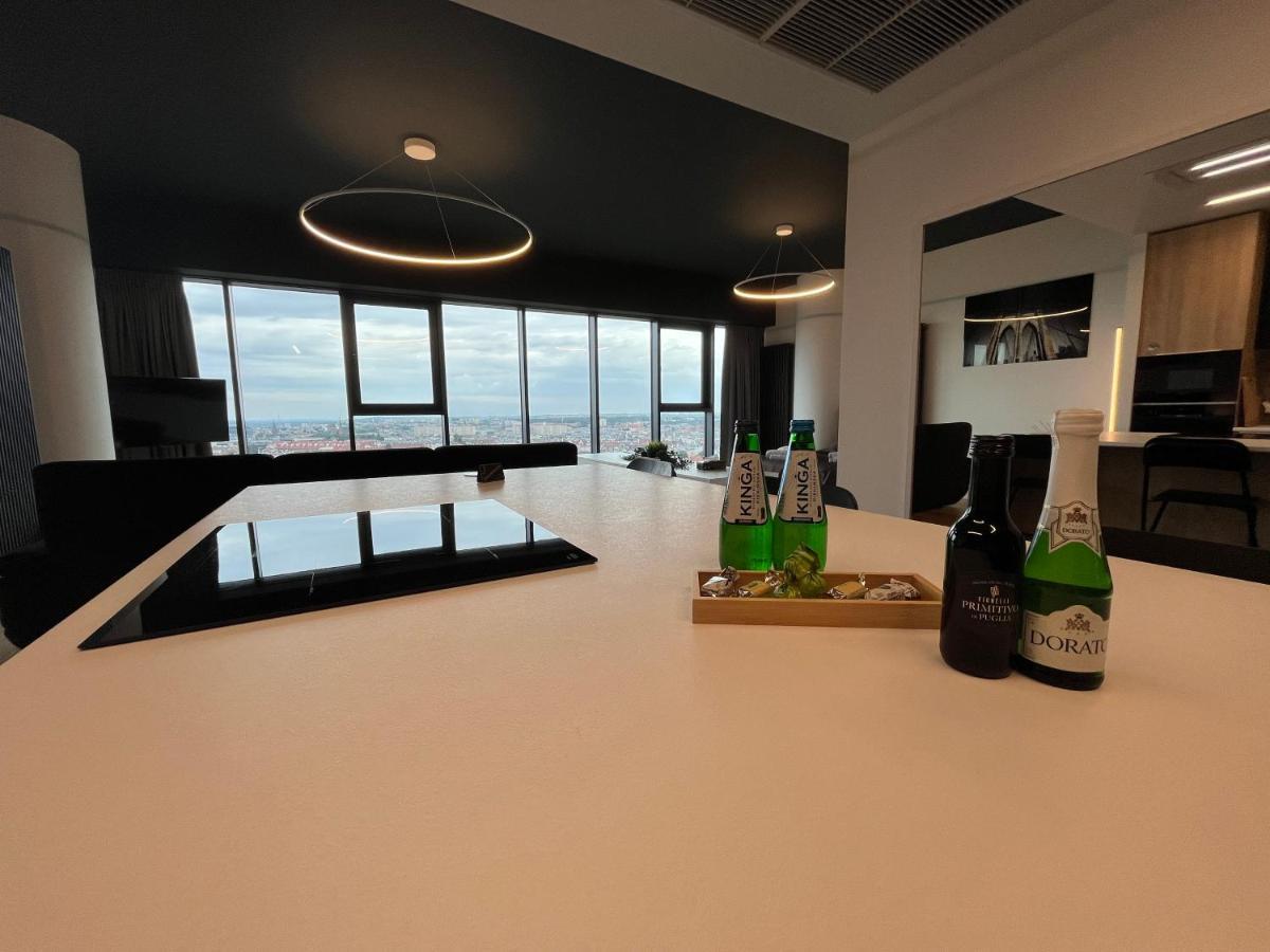 Hanza Tower - Luxurious Apartment 60M2 - 15Th Floor City View Estetino Exterior foto