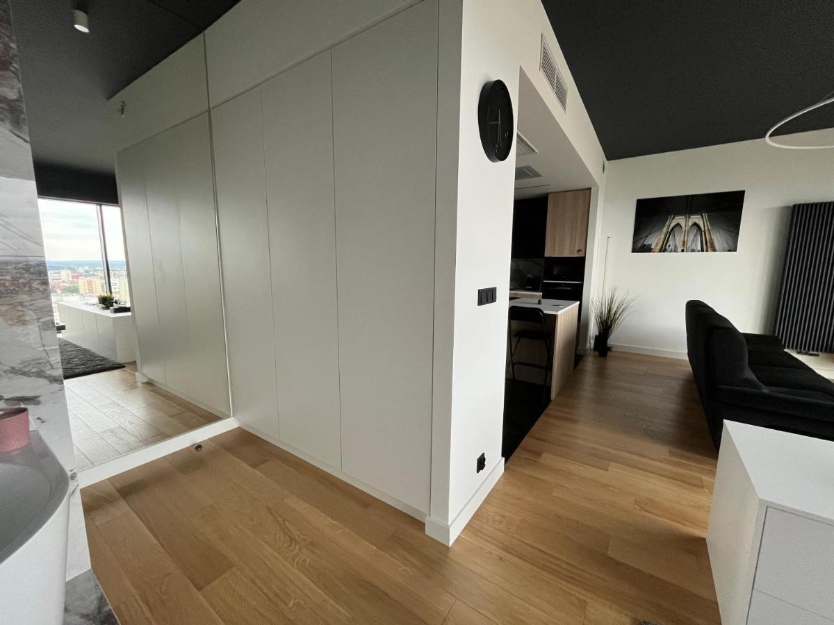 Hanza Tower - Luxurious Apartment 60M2 - 15Th Floor City View Estetino Exterior foto